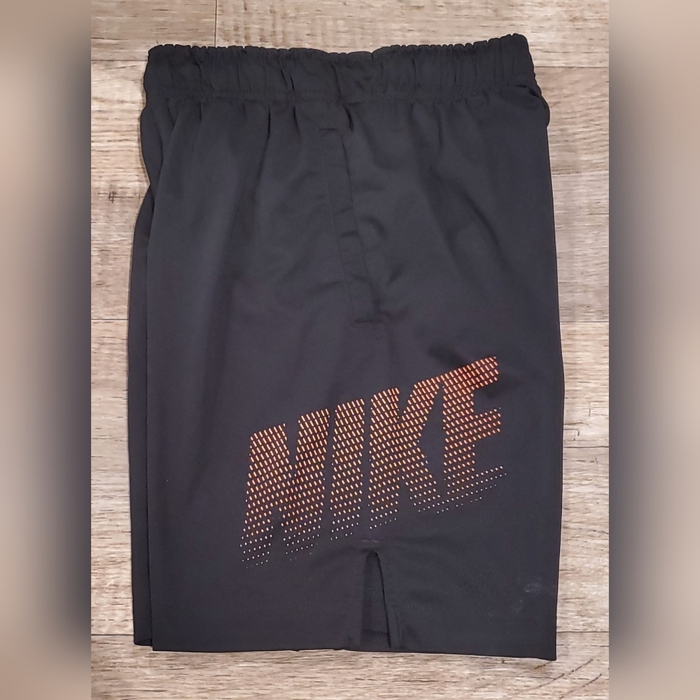 Boy's Size Small Nike Standard Fit Dri-Fit Elite Basketball Short Black